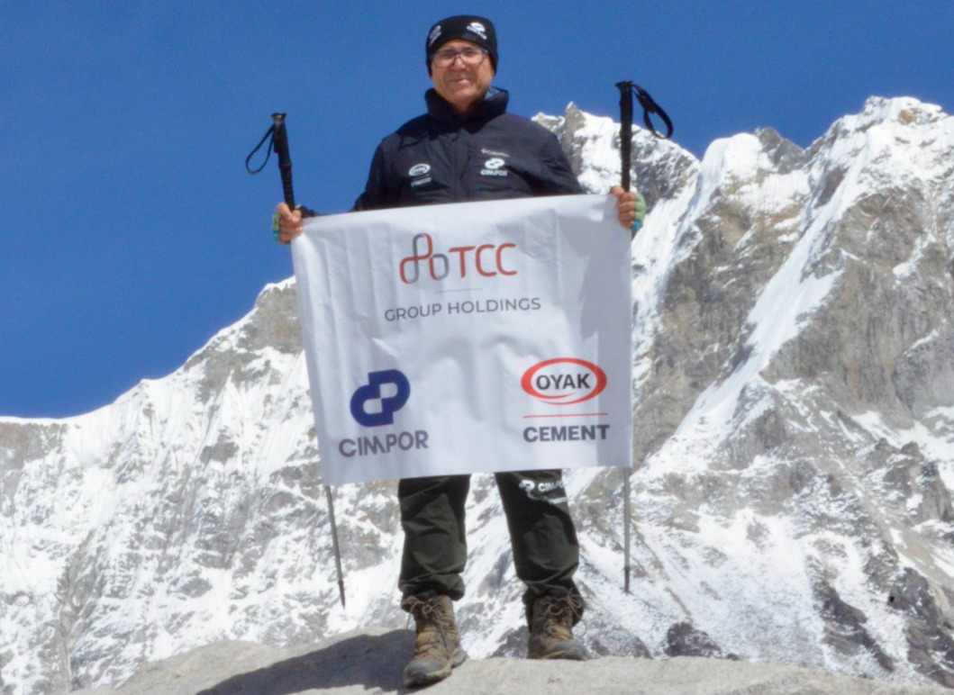 OYAK Çimento Adana Fabrika Direktörü Mustafa Turan, Everest Base Camp